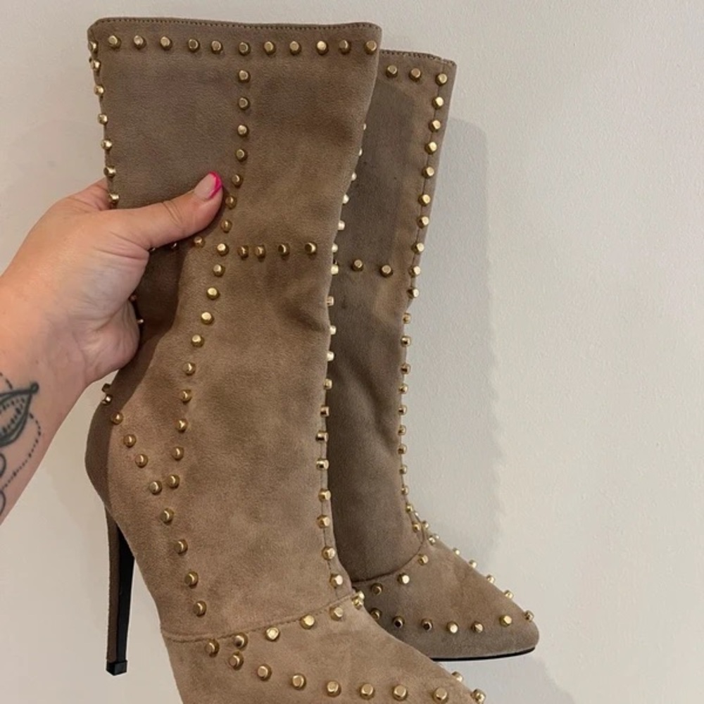 Chic Studded Heeled Boots in Brown Suede